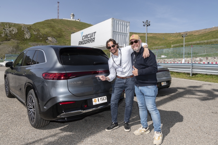 El creador del canal ‘Vlogs de coches’, Ricky Lambo (esquerra) i el periodista i formador especialitzat en motor, Gerard Farré (dreta).